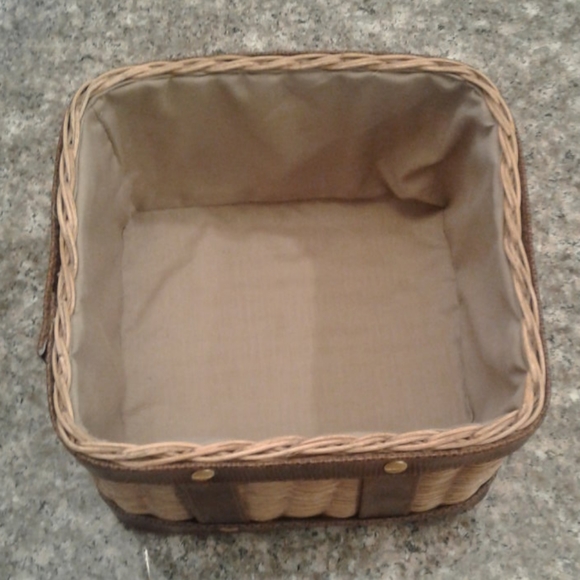 Square basket - Picture 3 of 3